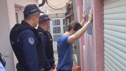 ПРЕ МЕСЕЦ ДАНА СЕ ДОСЕЛИО НА ЗВЕЗДАРУ Комшија о ухапшеном вехабији: Полицајци су изнели нешто из куће