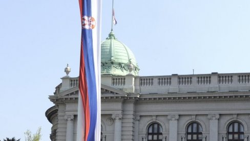 ZASTAVE NA POLA KOPLJA: Dan žalosti u Srbiji zbog tragičnih događaja na KiM