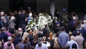 ВРАТИ СЕ, ДУШО, МАМИ У ЗАГРЉАЈ  На београдском Централном гробљу сахрањена трагично страдала ћерка Драгана Кобиљског