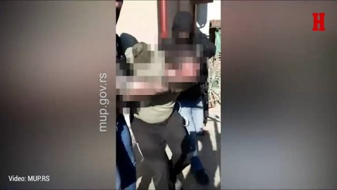 SPECIJALCI GA OPKOLILI SA SVIH STRANA: Pogledajte snimak hapšenja muškarca koji je pretio masakrom u Rumi (VIDEO)