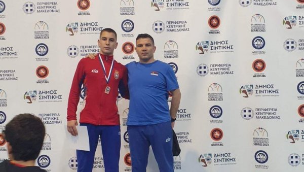 БАЛКАНСКИ ШАМПИОНАТ У ГРЧКОЈ: Млади рвач Марко Васић освојио бронзу