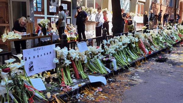 МИНИСТАРСТВО ПРОСВЕТЕ: Комеморација трагично страдалим у школи сутра у Скупштини града