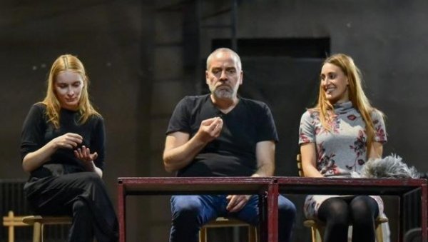 „ШОПАЛОВИЋ“ ПРЕМИЈЕРНО НА МАЂАРСКОМ: Вечерас (19.00) у Новосадском позоришту /Ujvideki szinhaz