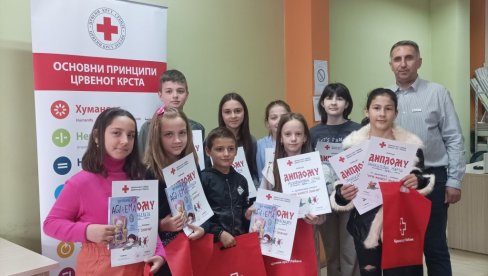 КРВ ДАЛО ВИШЕ ОД 100 ЛЕСКОВЧАНА: Активности Црвеног крста у Лесковцу и Лебану