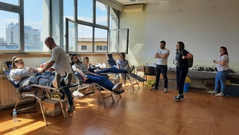 ХУМАНИТАРЦИ ИЗ РЕГИОНА: Међународна акција давања крви на Чукарици