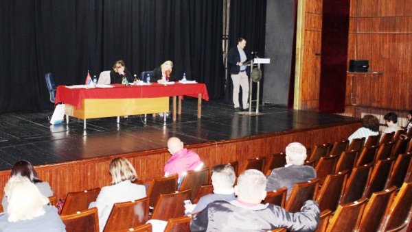 ЗАСЕДАЛА СКУПШТИНА ОПШТИНЕ ПАРАЋИН: Усвојено свих 28 тачака допуњеног дневног реда