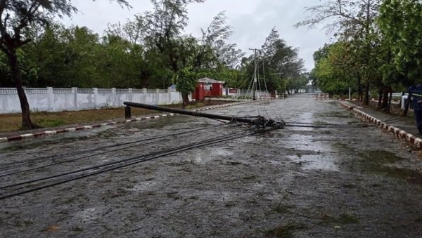 СЦЕНАРИО ИЗ НОЋНЕ МОРЕ: Снажан циклон с ветром брзине до 210 километара на час погодио југоситочни део Азије