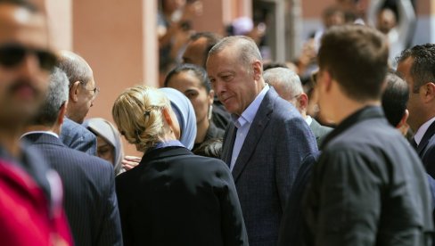 TURSKA SVE BLIŽA DRUGOM KRUGU: Erdogan vodi, ali je pao ispod 50 odsto glasova