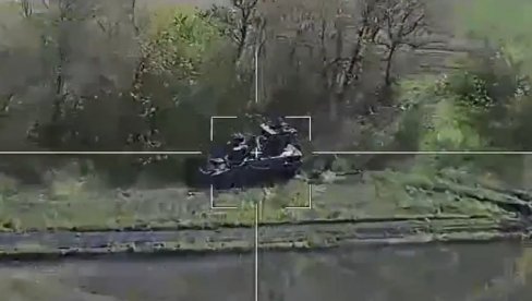 POGLEDAJTE - LANCET SMRT ZA PVO: Ruski dron kamikaza uništava ukrajinske PVO sisteme jedan po jedan, stradale 4 Strele-10 9K35 (VIDEO)