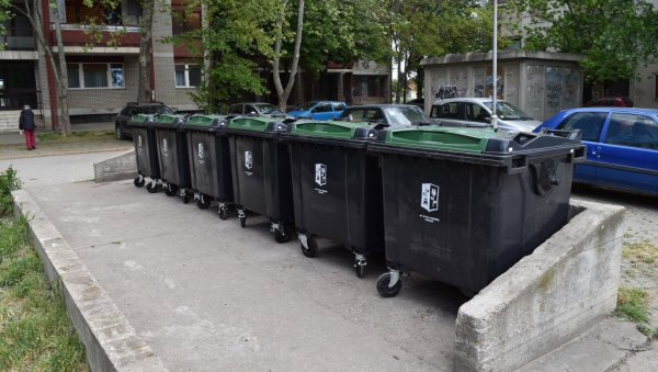 ИНВЕСТИЦИЈА ВРЕДНА ПЕТ МИЛИОНА ДИНАРА: Нови пластични контејнери у зрењанинским насељима