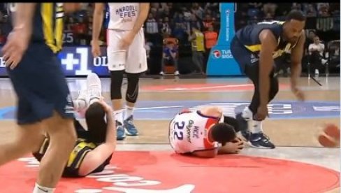 UŽAS: Teška povreda srpskog asa, Vasilije Micić iznet na nosilima sa terena (VIDEO)