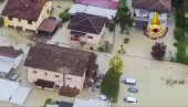 АПОКАЛИПТИЧНЕ СЦЕНЕ У ИТАЛИЈИ: Због поплава 50.000 грађана без струје, хиљаде евакуисаних, обустављен саобраћај (ВИДЕО)