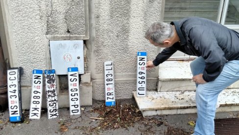 SOLIDARNOST NOVOSADSKIH VOZAČA POSLE POPLAVLJENIH KOLOVOZA: Sakupljali izgubljene registarske tablice