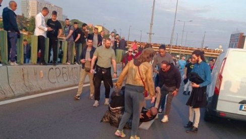 TUČA NA GAZELI TOKOM BLOKADE: Na protestu protiv nasilja incidenti, morala da interveniše Hitna pomoć