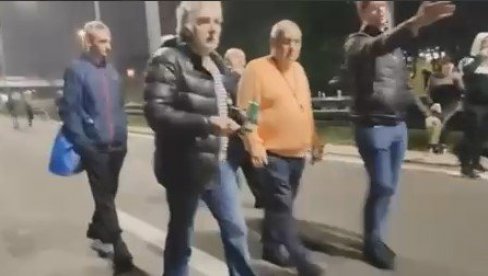 ŠTO PUŠTATE MUZIKU, DVADESETORO DECE JE UBIJENO: Žestoka poruka učesnika protesta Srđanu Milivojeviću (VIDEO)
