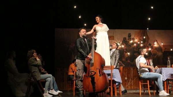 САН О ЗАВИЧАЈУ ОТВОРИО ТАКМИЧАРСКИ РЕПЕРТОАР: 40. pozorišni festival Нушићеви дани у Смедереву