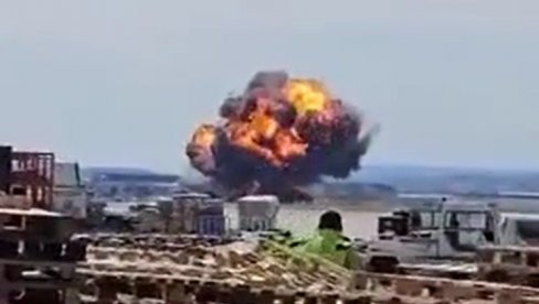 UVEŽBAVAO MANEVRE, PA IZGUBIO KONTROLU: Srušio se borbeni avion u Španiji (VIDEO)