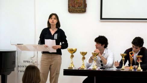 GOVORNICA NA POKLON: Opština Stari grad nagradila Debatni klub Prve beogradske gimnazije