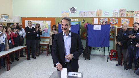 КОАЛИЦИЈА ИЛИ НА НОВЕ ИЗБОРЕ: Парламентарни избори у Грчкој, премијер Мицотакис синоћ прогласио победу