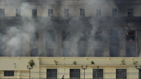 ВАТРА ПРОГУТАЛА ПОШТУ СТАРУ 100 ГОДИНА: Велики пожар у Манили