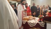 И РАСЕЉЕНИ НЕ ЗАБОРАВЉАЈУ СВОЈ ХРАМ: У Храму Светог Николе у Приштини обележена слава