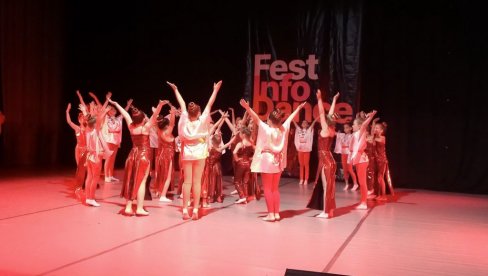 PLESALI BALKANIKU I OPČINILI ITALIJU: Deca iz Vojvodine osvojila prvo mesto na festivalu u Riminiju  (FOTO)