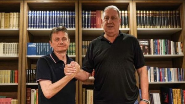 РАША РАДОВАНОВИЋ ПОСТАО ЧЛАН СНС-а: Хвала на подршци, легендо, идемо заједно у нове победе