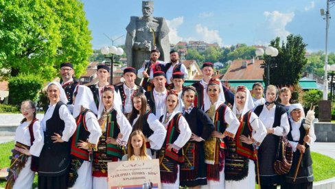 ЧУВАЈУ ТРАДИЦИЈУ:  Фолклораши из Крајшника освојили „Златни опанак“ у Ваљеву (ФОТО)