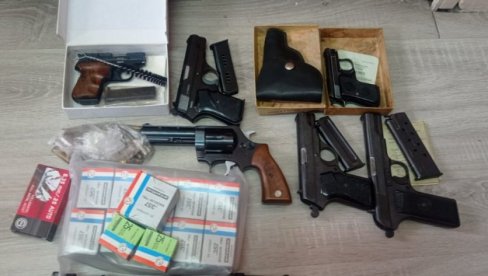 POŠTUJ ŽIVOT - VRATI ORUŽJE: U Crnoj Gori policiji predato 257 cevi, 13.000 komada municije... (FOTO)