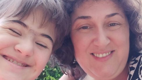 MARTA IZMEĐU DVA SUNCA: Devojčica sa Daunovim sindromom pobedila leukemiju, pa izložbom sve oduševila