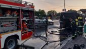 БУКТИЊА У НИШУ: Запалио се градски аутобус у насељу Трошарина, ватрогасци гасе пожар (ВИДЕО)