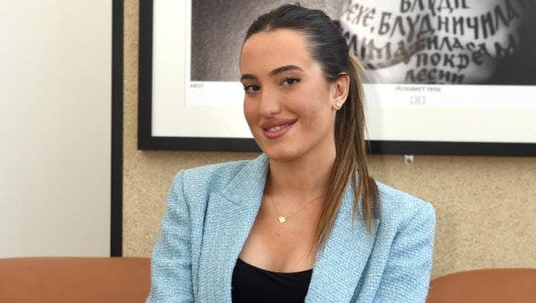 ОД САМОГ СТАРТА НА ЕСТРАДИ САМ ПОКАЗАЛА СВОЈ СТАВ: Ивана Димковски у емисији Са звездама на ти