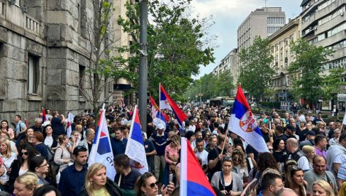 СРБИЈА НАДЕ ЈЕ СКУП МИРА Мирковић: Нападнути су наши омладинци и градски одборници, насиље је недопустиво