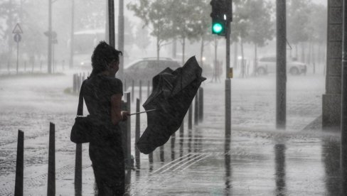 U OVIM DELOVIMA VEĆ PLJUSKOVI I GRMLJAVINA: Evo gde se u narednim satima očekuje najviše padavina