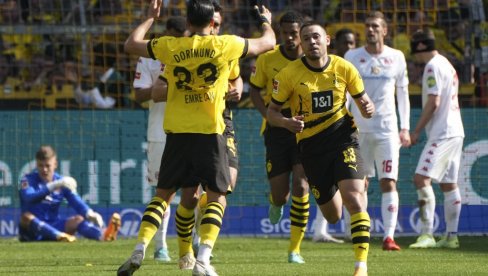 BOHUMU NEMA SPASA OVE SEZONE: Dortmund se polako oporavlja od šokantnog gubitka titule
