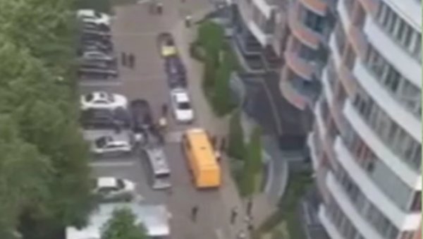 ДРАМА У МОСКВИ: Дронови ударили у две стамбене зграде, нема информација о жртвама (ВИДЕО)