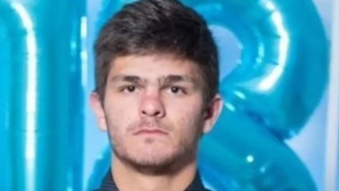 ДА ЛИ СТЕ ГА ВИДЕЛИ? Нестао Алекса Петровић (17) - полиција и грађани трагају за њим
