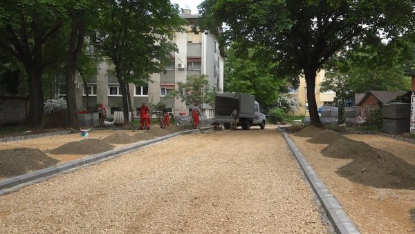 ВИШЕ МЕСТА ЗА ЧЕТВОРОТОЧКАШЕ: У току је градња паркинга у Зетској улици у Суботици