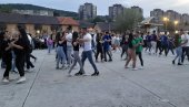 MATURSKI PLES U BORU: Igrom proslavili kraj školovanja (FOTO)