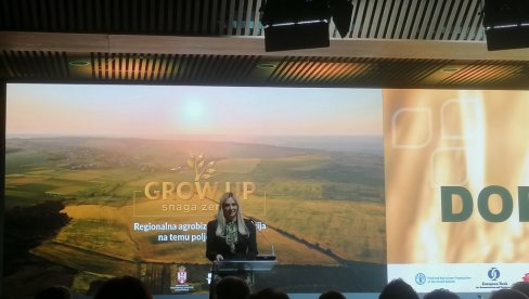 ТАНАСКОВИЋЕВА И ЧАДЕЖ ОТВОРИЛИ GROW UP Почела највећа регионална агробизнис конференција