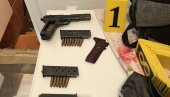 ЗАПЛЕЊЕНО ОРУЖЈЕ: ПОлиција у Бијељини пронашла пушке, пиштољ, муницију... (ФОТО)