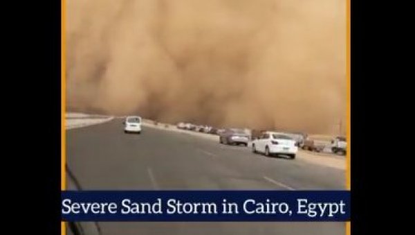 СЦЕНЕ КАО ИЗ ФИЛМОВА: Пешчана олуја прекрила Египат, једна особа погинула, луке затворене (ВИДЕО)