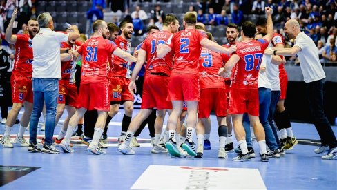 ŠAMPIONSKI DOČEK NA SLANOJ BARI: Rukometaši Vojvodine doneli trofej Kupa EHF u Novi Sad (VIDEO)