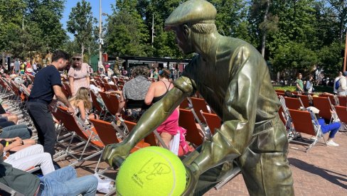 NA ROLAN GAROSU I OKO NJEGA: Čari kasnog proleća na Otvorenom prvenstvu Francuske u tenisu (FOTO)