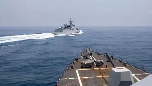 SNIMAK INCIDENTA U TAJVANSKOM MOREUZU: Kineski brod presekao put američkom razaraču (VIDEO)