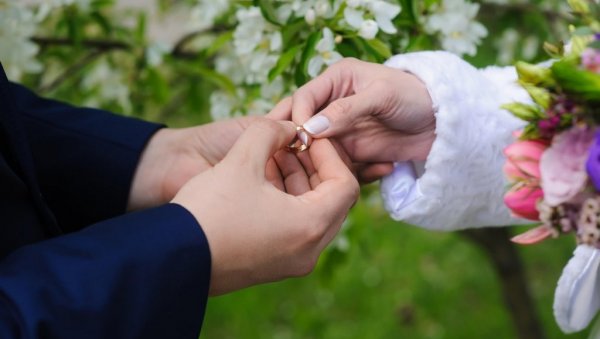 Како одабрати бурме за венчање - Ултимативни водич