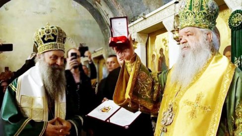 ПАТРИЈАРХ ПОРФИРИЈЕ У ОХРИДУ: Уручено му највише одликовање МПЦ – Охридске архиепископије