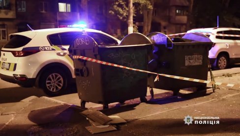 SIN UBIO MAJKU, PA RASKOMADAO TELO: Jezivo ubistvo potreslo Ukrajinu, policija pronašla glavu u kontejneru (VIDEO)