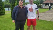 TRČI ZA BOLESNOG KOSTU (3): Ultramaratonac Aleksandar Kikanović stigao u Rekovac (FOTO)