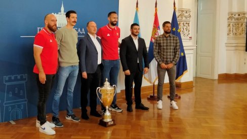 PONOS SRBIJE I NOVOG SADA: Srpski zlatni basketaši „tri na tri“ gosti u Gradskoj kući u Novom Sadu